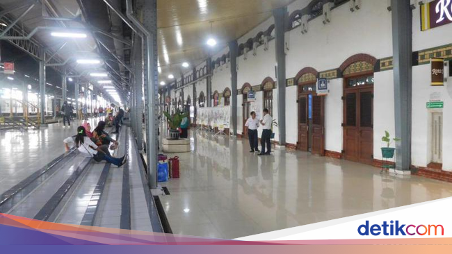 Tiket Kereta Mudik Dari Semarang ke Jawa Timur Laris - detikNews
