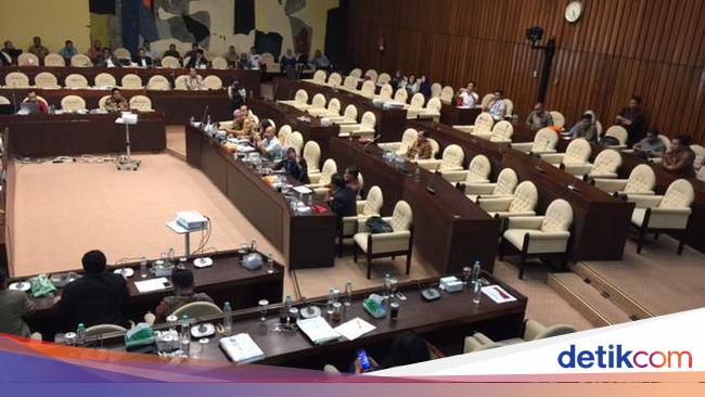 Rapat Di Dpr Panas Anggota Pansel Kpu Debat Dengan Politikus Pdip