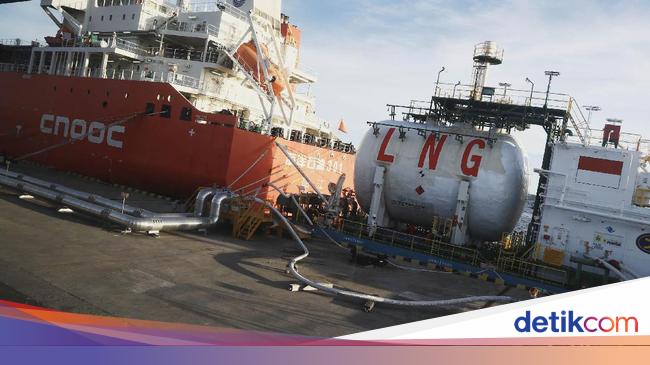 Jokowi Beri Tugas Pertamina Bangun Infrastruktur Regasifikasi LNG