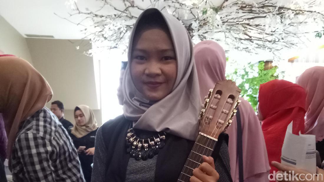 Main Gitarlele Jadi Cara Siti Pikat Juri di Sunsilk Hijab Hunt Palembang