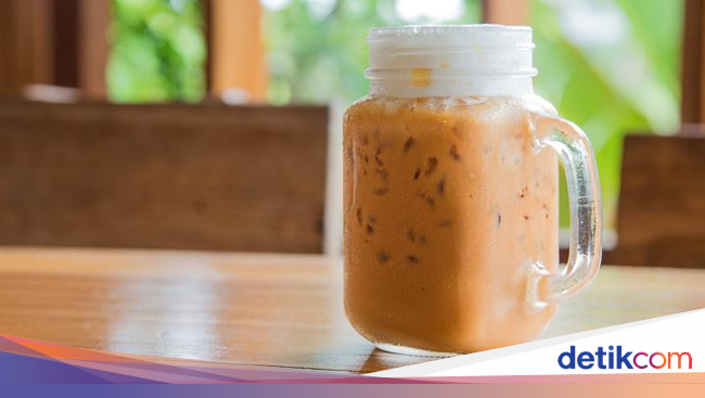 Begini Cara Meracik Es Teh Tarik yang Harum Pekat