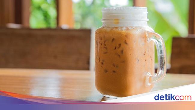Begini Cara Meracik Es Teh Tarik Yang Harum Pekat