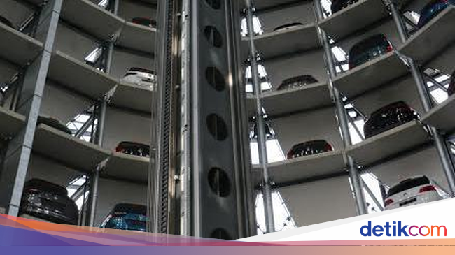 Menara Kaca Kembar di Wolfsburg Ini Tempat Parkir Mobil Menara Kaca Kembar di Wolfsburg Ini Tempat Parkir Mobil