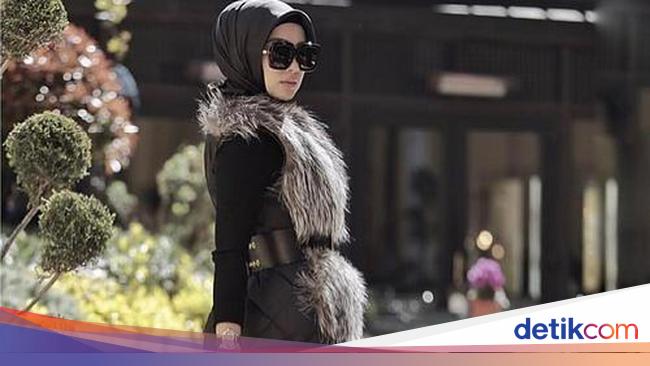 Total Penampilan Syahrini Yang Jadi Kontroversi Seharga Mobil Mewah