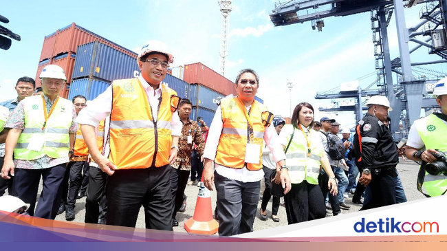 Bajak valas kargo singapura