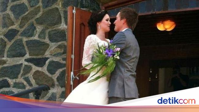 Seperti Ini Jadinya Jika Pasangan Tak Sewa Fotografer Seperti Ini Jadinya Jika Pasangan Tak Sewa Fotografer