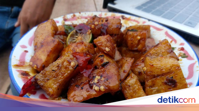 Lezatnya Bontot Limbah Adonan Kerupuk Khas Rengasdengklok Lezatnya Bontot Limbah Adonan Kerupuk Khas Rengasdengklok