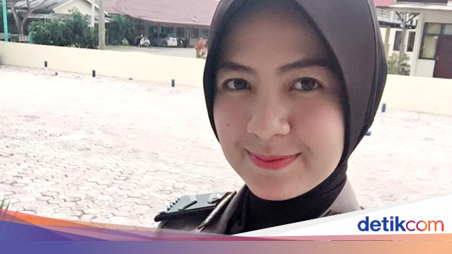 Foto Manisnya Nurul Arifin Polwan Berhijab Aceh Populer Di Instagram