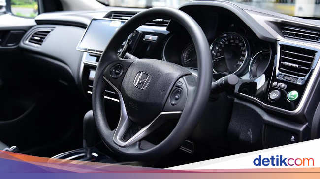 Mobil Transmisi Manual Ditinggal Orang Mobil Transmisi Manual Ditinggal Orang