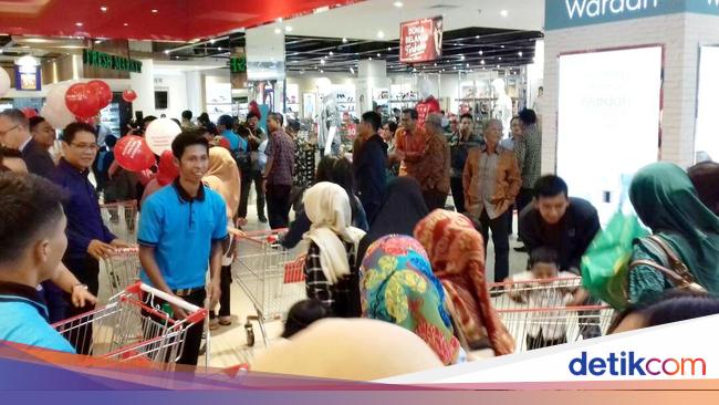 Bandung Punya Tempat Belanja Baru: Transmart Carrefour Buah Batu