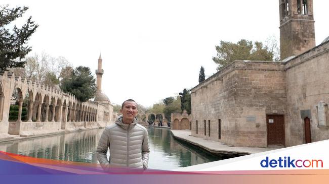 Balas Sukmawati Felix Siauw Bikin Puisi Kamu Tak Tahu Syariat Balas Sukmawati Felix Siauw Bikin Puisi Kamu Tak Tahu Syariat