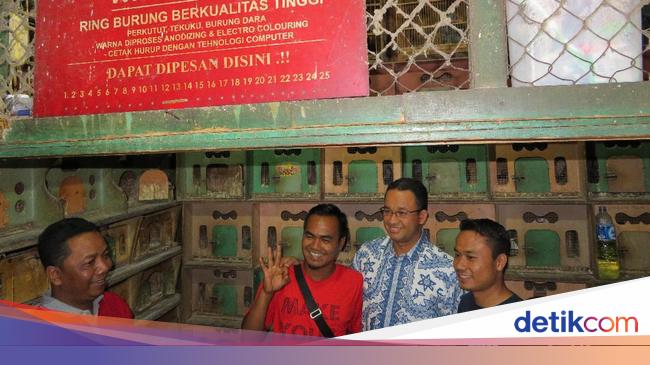 Saat Anies Mampir Ke Toko Bertulisan Ahok Winner Di Pramuka