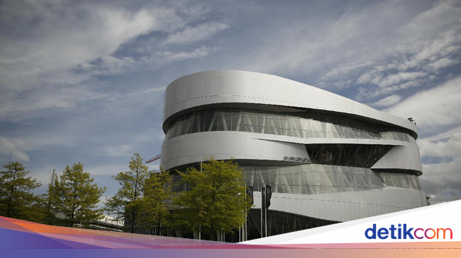 Peneliti Muda Indonesia Kunjungi Museum Mercedez-Benz