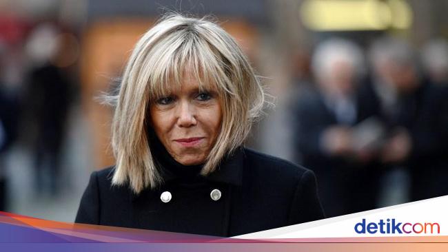 Foto Istri Presiden Prancis Berusia 64 Yang Disebut Barbie Menopause