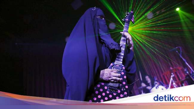 4 Hijabers Bercadar yang Terkenal Pilot Hingga Gitaris Band Metal