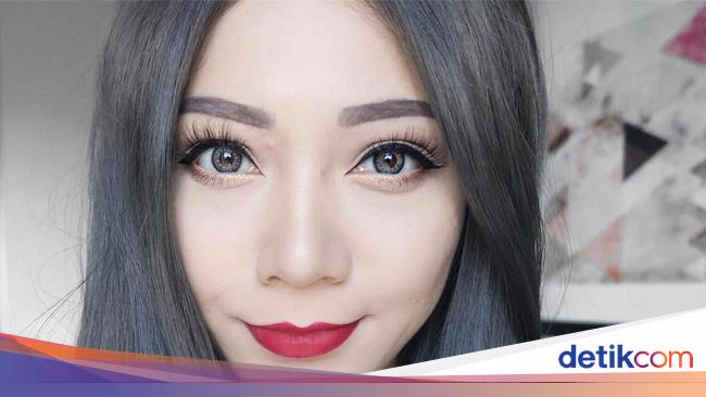 Tampil Dengan Warna  Rambut  Seperti Arang Kini Jadi Tren di 