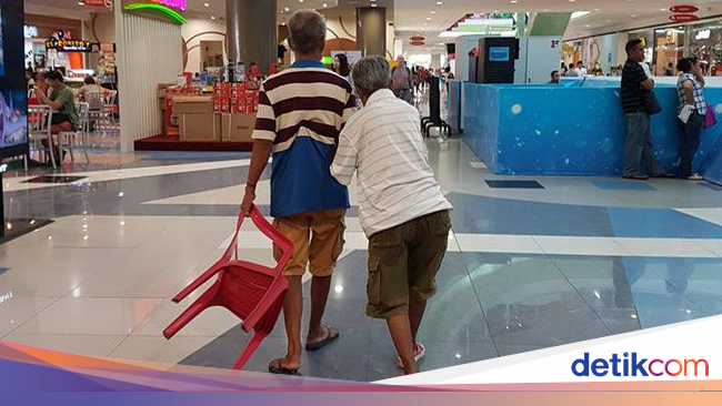 Pasangan Tua Ini Buktikan Cinta Sejati Itu Ada Pasangan Tua Ini Buktikan Cinta Sejati Itu Ada
