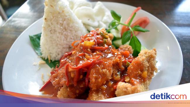 Summerbird: Mantap! Nasi Ayam Garo Rica Berlumur Saus 