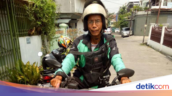 Hermanto Ojek  Online Pengendara RX King Tolak Menerima Uang