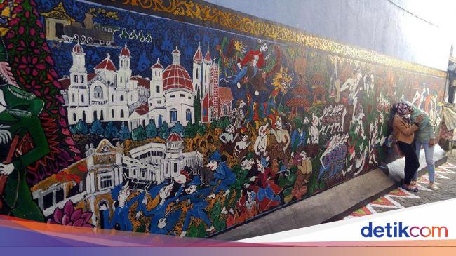 Lukisan  Dinding  di  Kampung Batik  Semarang Apa Maknanya   Lukisan  Dinding  di  Kampung Batik  Semarang Apa Maknanya