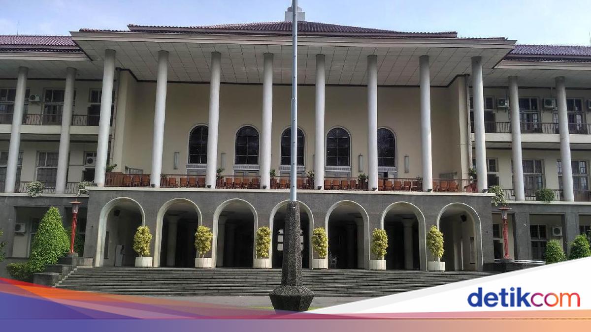 Persaingan masuk perguruan tinggi selalu berlangsung ketat setiap tahun, termasuk UGM. Namun, tidak semua jurusan di UGM susah ditembus. Ini 10 prodi UGM sepi peminat yang berpeluang besar untuk tembus di SNBT 2026!

Via @detikjogja_