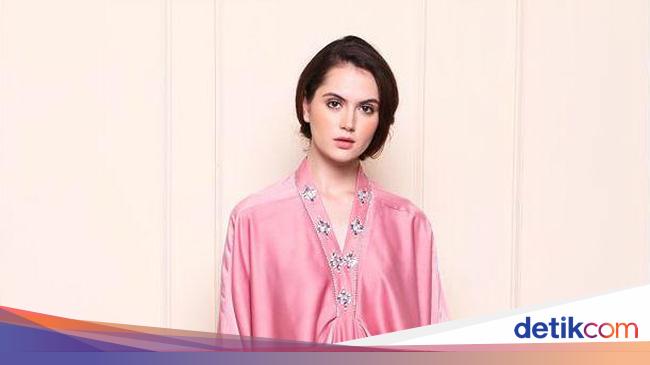  Foto  10 Inspirasi Baju  Kaftan untuk Hari Lebaran  Foto  3