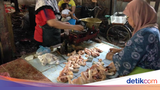 Harga Ayam Potong Naik, Daging Sapi Stabil di Surabaya