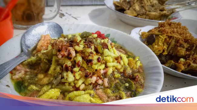 Lewat Pemalang, Yuk Mampir Cicip Lontong Dekem dan Soto 