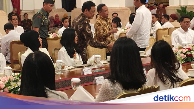 Jokowi Undang YouTuber dan Pegiat Medsos Buka Puasa di Istana