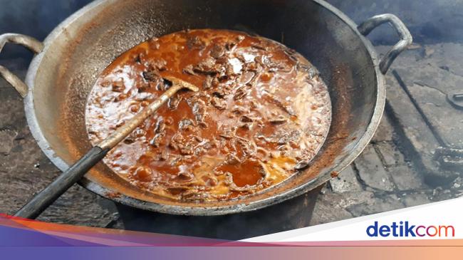 Resep Rendang Sapi Khas Padang yang Empuk dan Praktis