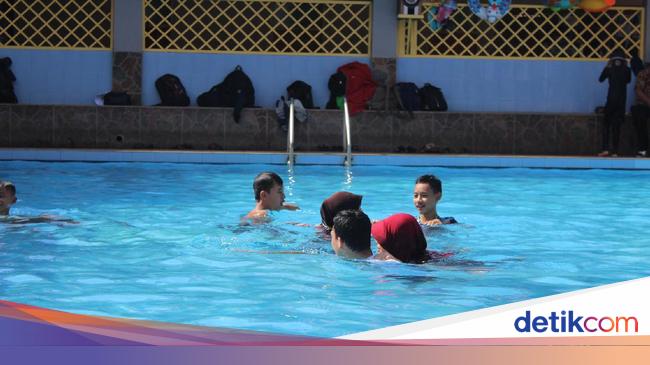 Libur Lebaran 2017 Kawasan Wisata Cipanas Garut Sepi Pengunjung Libur Lebaran 2017 Kawasan Wisata Cipanas Garut Sepi Pengunjung