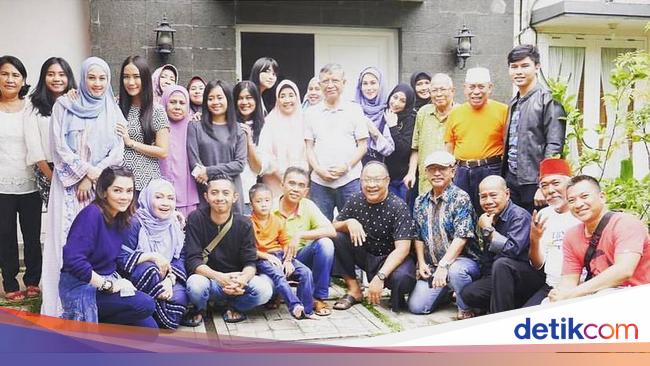 Heboh Kabar Rebutan Anak dengan Suami, Dina Lorenza Masih Syuting