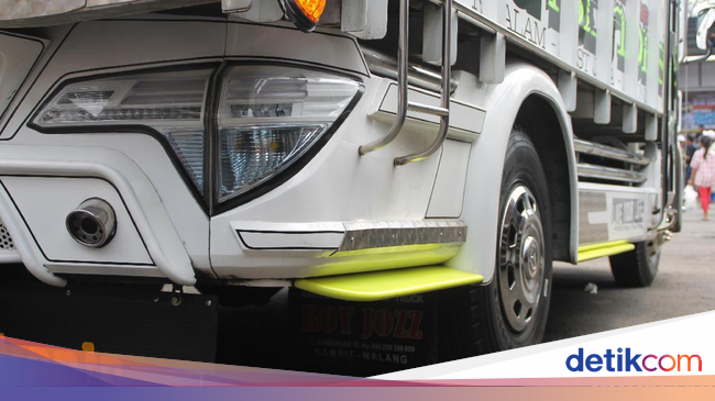 Lagi Ngetren, Truk Pakai Lampu Mobil SUV Pajero, HR-V 