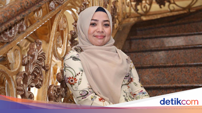 Muzdhalifah Pacari Berondong, Kabar Pernikahan Syahrini 