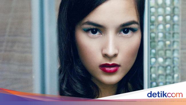 Foto: Cantiknya Chelsea Islan dengan Gaya Retro