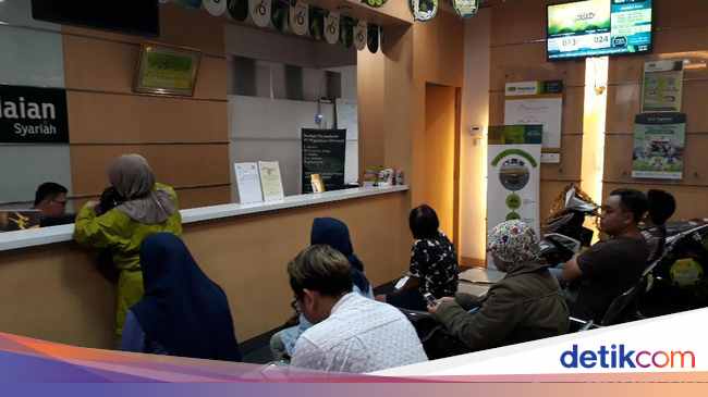 lebaran dana pinjaman Lebaran, Libur Didatangi Nasabah Pegadaian Usai Kantor Ramai