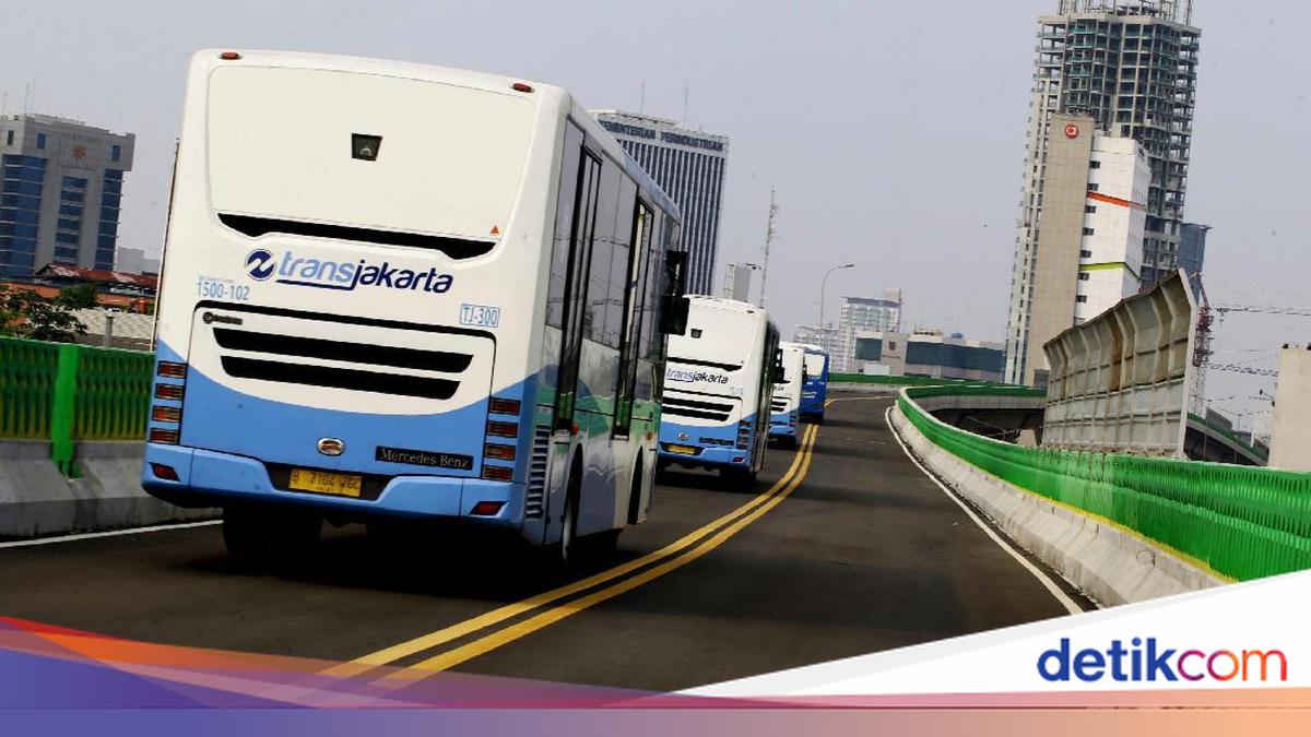 Jalur Langit Kembali Normal Usai Bus TransJ Sempat Mogok Bikin Macet