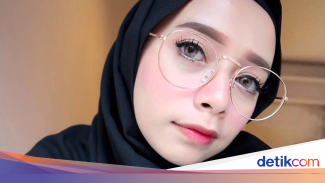Kacamata Untuk Wajah Bulat Wanita Berhijab TulisanViral Info Kacamata Untuk Wajah Bulat Wanita Berhijab TulisanViral Info