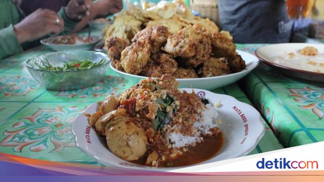 Makan Siang Mantap dengan 5 Nasi Pecel Enak di Kawasan Makan Siang Mantap dengan 5 Nasi Pecel Enak di Kawasan