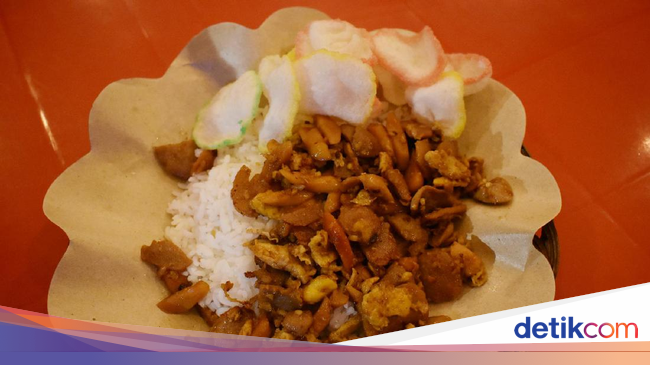 Makan Nasi Gila Sampai Kepiting Asap di 5 Warung Tenda  Makan Nasi Gila Sampai Kepiting Asap di 5 Warung Tenda