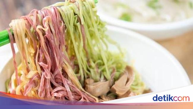 Enak Tapi  Sehat  Mie Ayam  warna warni Ini Dibuat dari Sayuran 