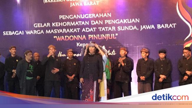 Terima Gelar Adat Sunda Susi Maaf Bahasa Sunda Saya Kasar