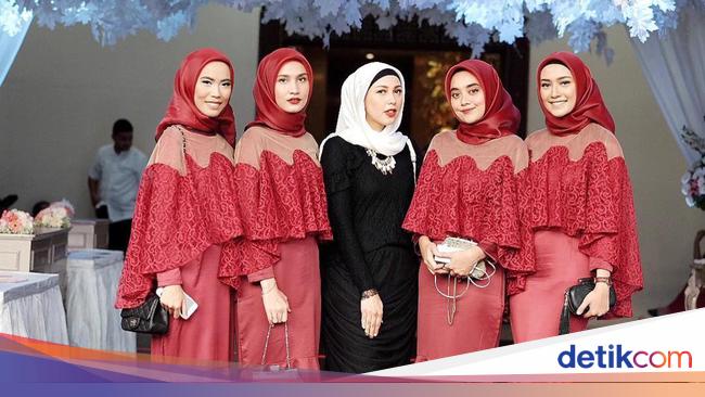Model baju bridesmaid hijab untuk orang gemuk