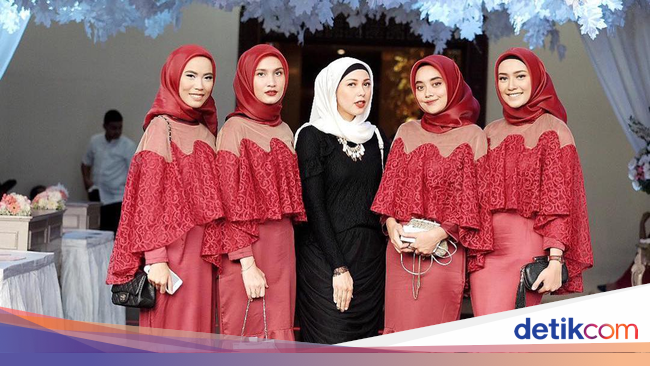 Foto 10 Inspirasi Baju Bridesmaid Yang Kekinian Untuk Hijabers