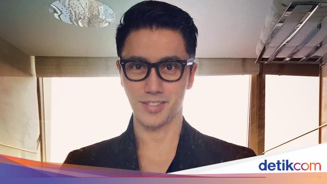 Foto Pria Ganteng yang Tak Menua Usia 50 Tapi Seperti 20 Foto Pria Ganteng yang Tak Menua Usia 50 Tapi Seperti 20
