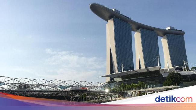 Mengapa Banyak Manula Masih Bekerja di  Singapura  