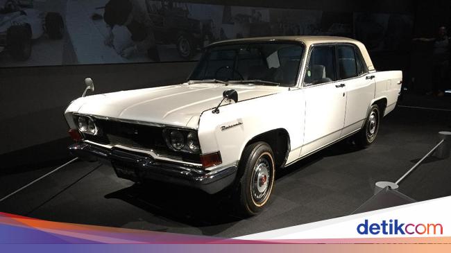 Mobil Mewah Pertama Mitsubishi Mobil Mewah Pertama Mitsubishi