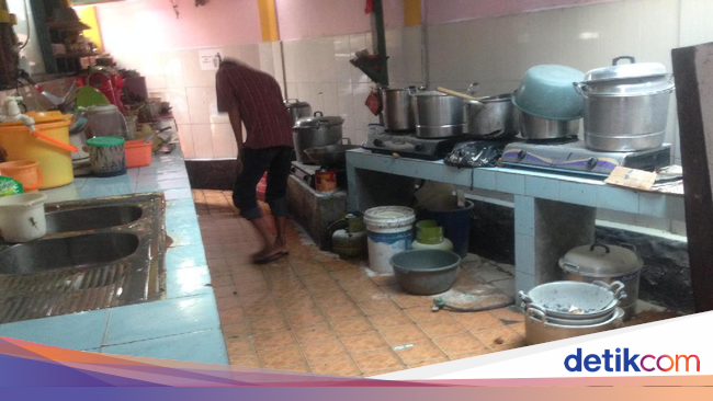 4 Orang Dibawa ke ICU Akibat Ledakan Gas di Kantin RSUD 