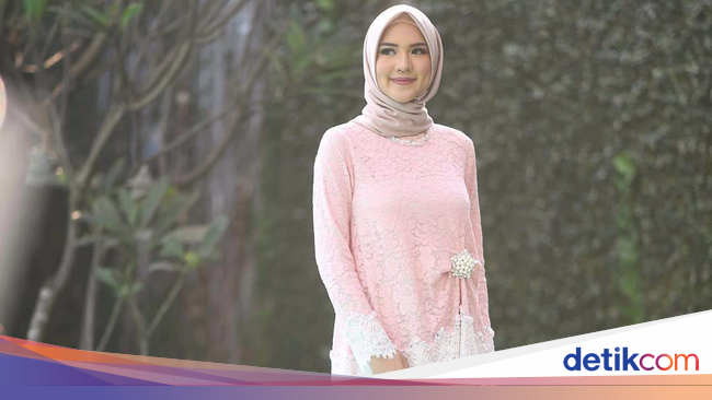 Foto Inspirasi Baju Lamaran untuk Hijabers dari Para Foto Inspirasi Baju Lamaran untuk Hijabers dari Para