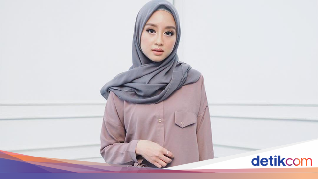 Jilbab Pashmina Ala Ria Ricis